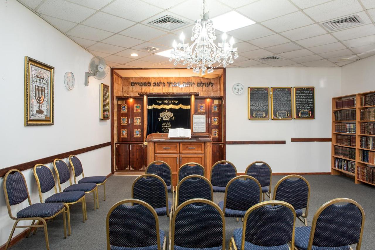 Vert Hotel Eilat By Afi Hotels Exterior foto The synagogue at the Yeshiva