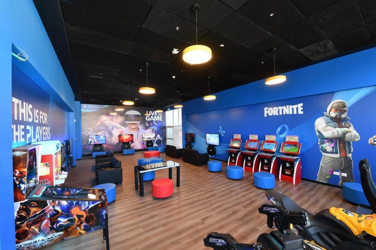 Vert Hotel Eilat By Afi Hotels Exterior foto GameStop store interior